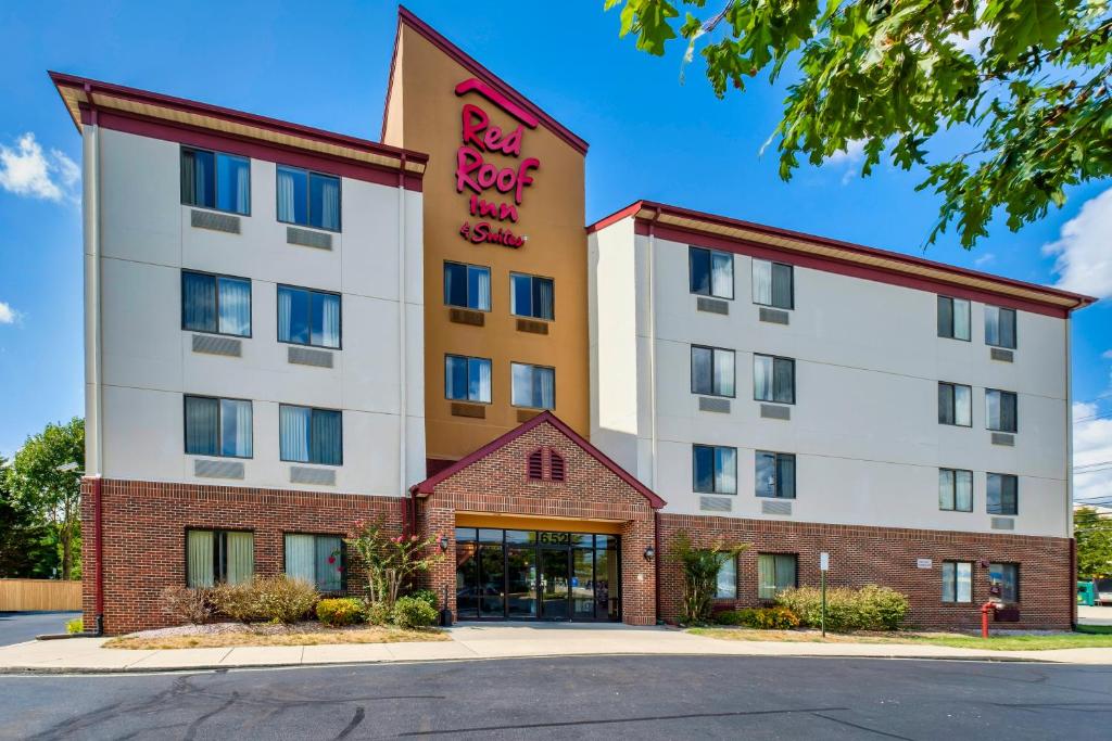 Red Roof Inn & Suites Dover Downtown