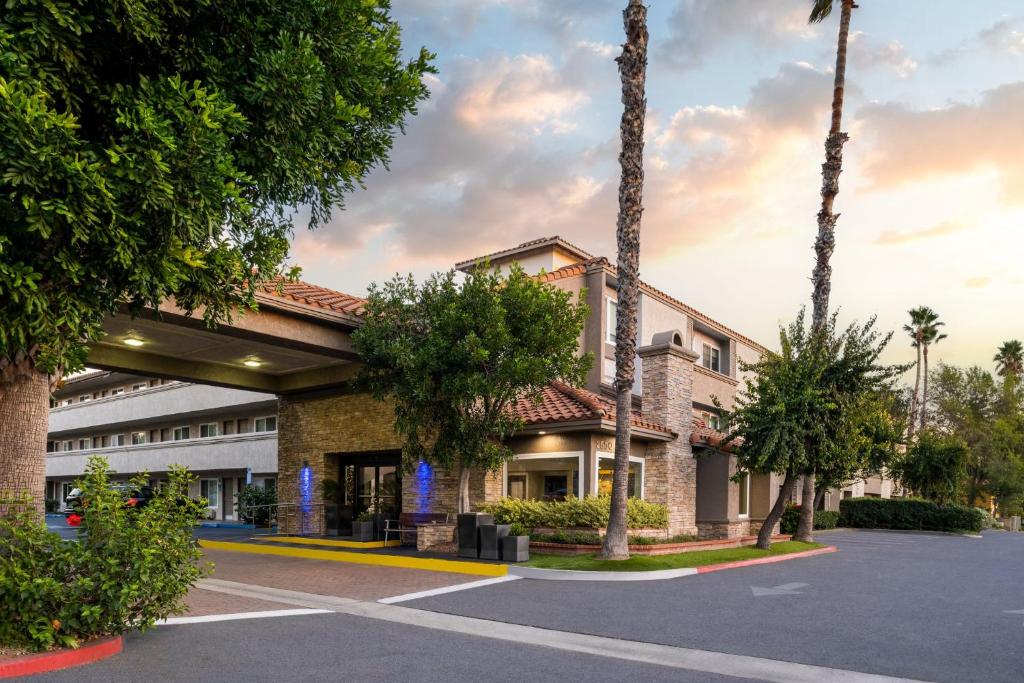 Holiday Inn Express Simi Valley, an IHG Hotel